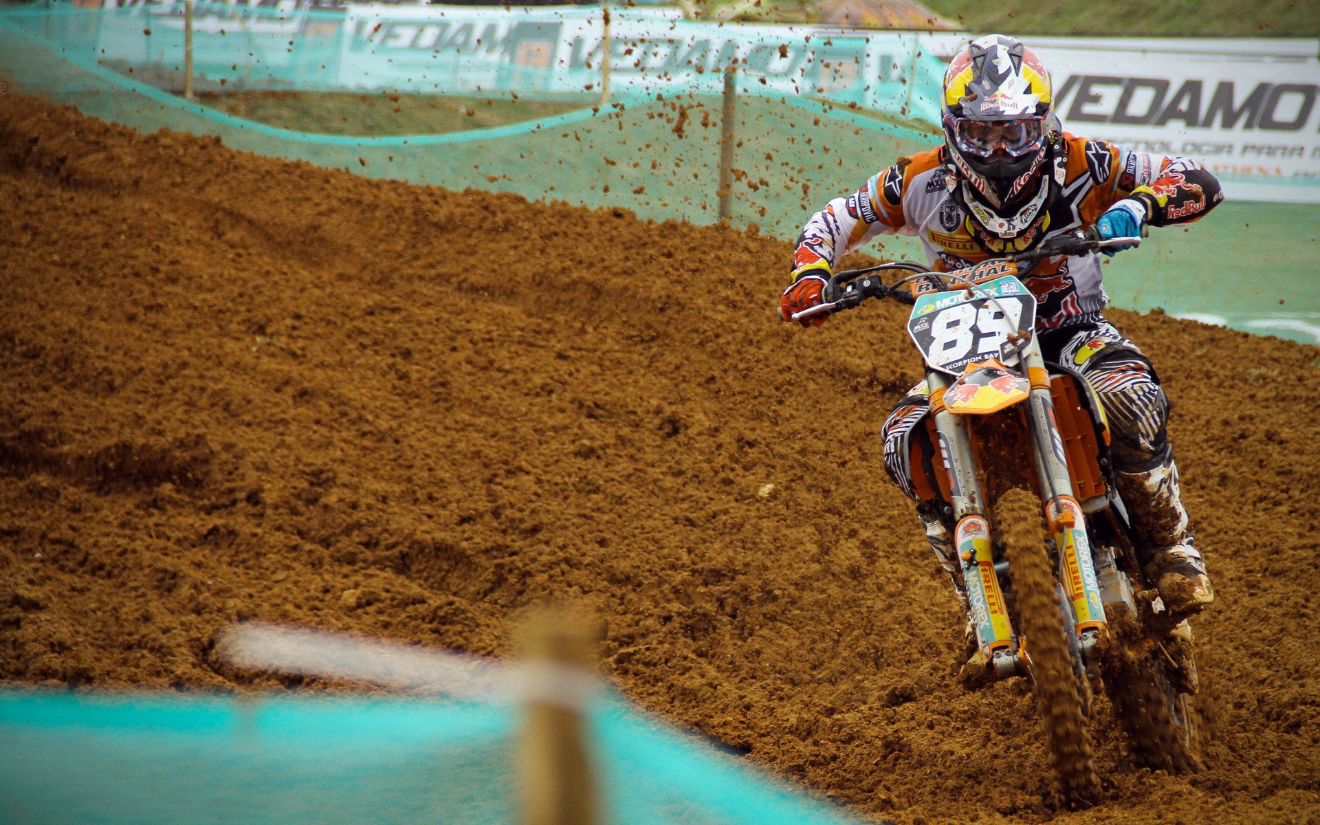 德国媒体：伊朗踢出了“波斯艺术”足球，伊朗波兰球